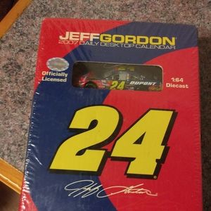 Jeff Gordon Collectable 2007 Calender w/ Diecast C